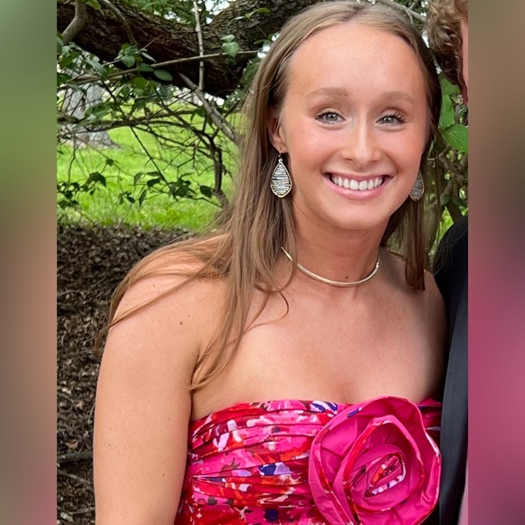 Meet your Posher, Ella - Picture 1 of 1